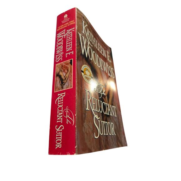 Kathleen E. Woodiwiss THE RELUCTANT SUITOR Regency Historical Romance 0061031534 - Picture 4 of 7